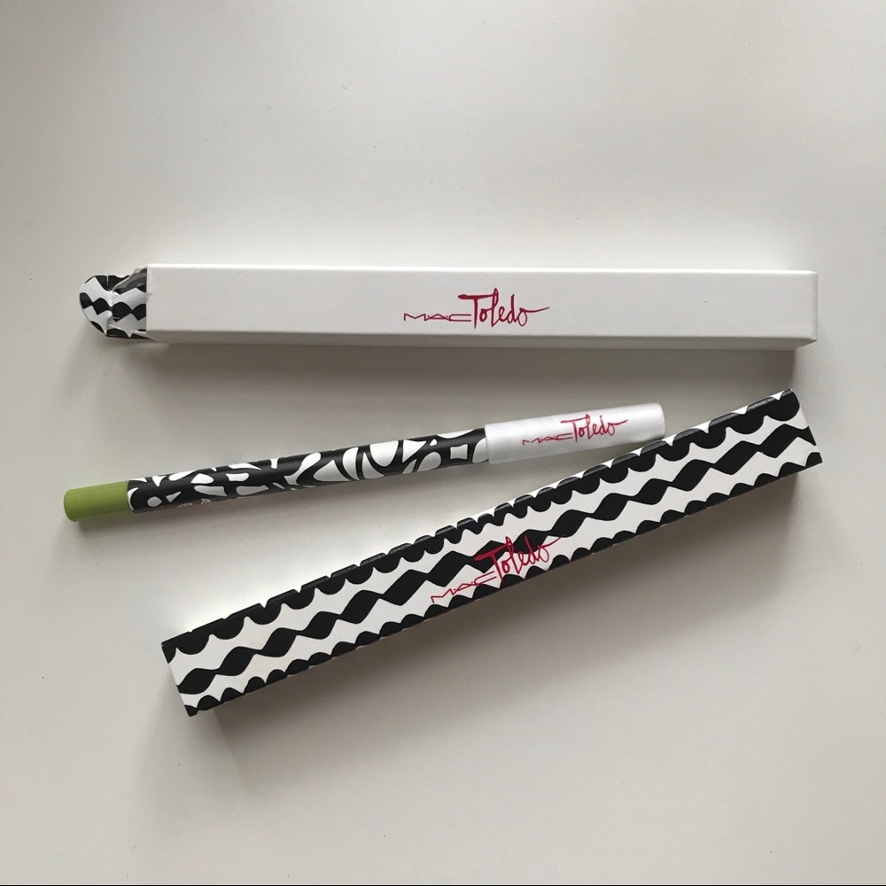 NEW MAC Toledo Pearglide Intense Liner Chlorafill